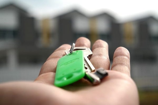 Mettre en vente sa maison: comment trouver rapidement un preneur ?